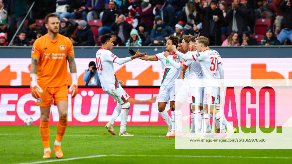 Team FC Augsburg Goal for 1 0 at the match between FC Augsburg v Bayer 04 Leverkusen, Soccer, Men, Bundesliga, 2025 2026, 13 Matchday on 06 12 2025 in Augsburg, WWK Arena DFL and DFB regulations prohibit any use of photographs as image sequences and or quasi video Bayern Germany