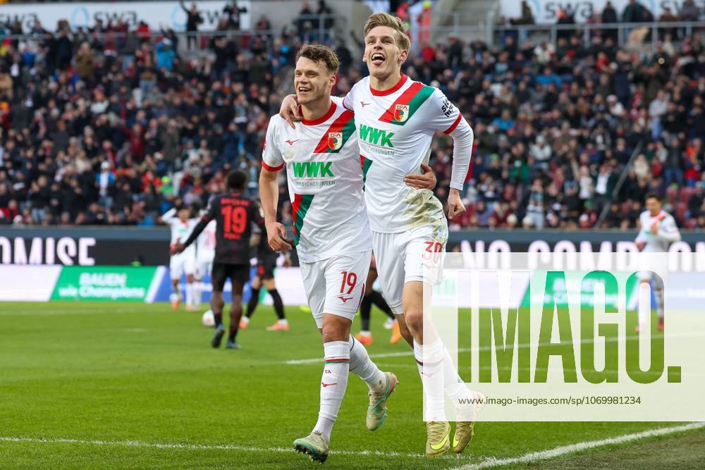 Goal celebration by Robin Fellhauer 19 FC Augsburg , Anton Kade 30 FC Augsburg to 2 0, FC Augsburg vs Bayer 04 Leverkusen, Soccer, 1 Bundesliga, 13 Matchday, 06 12 2025 DFB regulations prohibit any use of photographs as image sequences and or quasi video Augsburg Bayern Germany