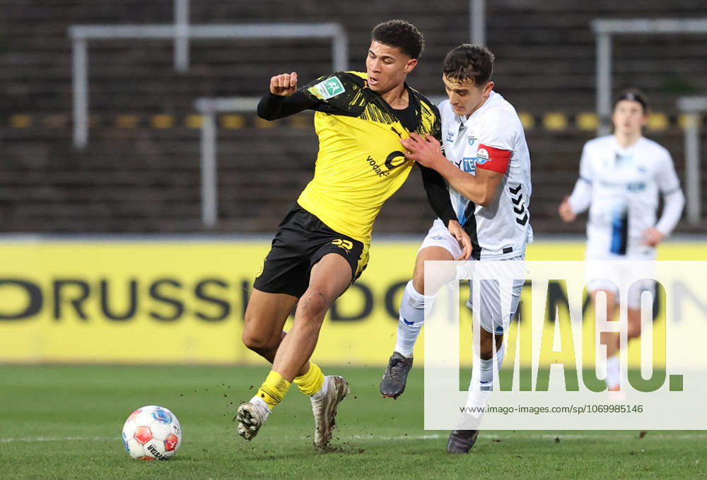 Saturday 06 12 2025, Season 2025 26, Regionalliga West, Matchday 18 at Stadion Rote Erde Dortmund, BVB Borussia Dortmund II SC Paderborn U23, Jordi Leander Paulina BVB II v Kerem Yalcin SCP , v l