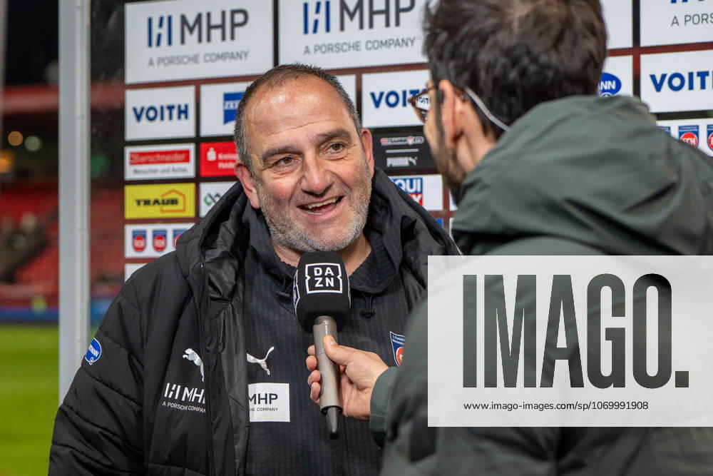 Frank Schmidt FC Heidenheim, Head Coach , Joy after the victory, Interview, GER, 1 FC Heidenheim 1846 vs SC Freiburg, Football, 1 Bundesliga, Matchday 13, Season 2025 2026, 06 12 2025, DFL REGULATES PROHIBIT ANY USE OF PHOTOGRAPHS AS IMAGE SEQUENCES AND OR QUASI VIDEO, GER, 1 FC Heidenheim 1846 vs SC Freiburg, Football, 1 Bundesliga, Matchday 13, Season 2025 2026, 06 12 2025, Heidenheim