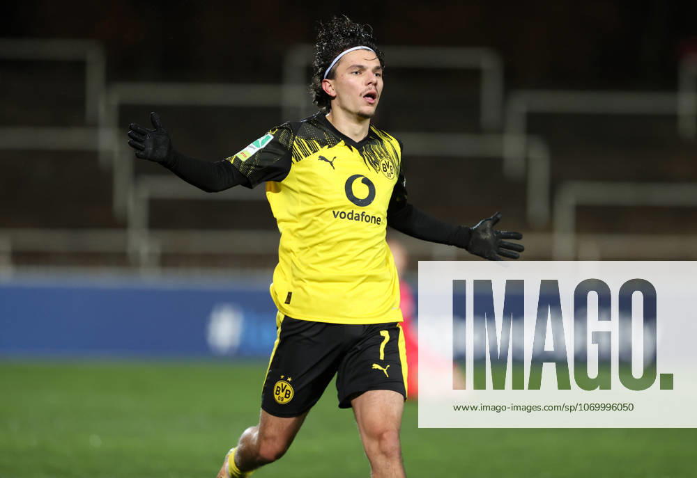 Saturday 06 12 2025, Season 2025 26, Regionalliga West, Matchday 18 at Stadion Rote Erde Dortmund, BVB Borussia Dortmund II SC Paderborn U23, Dortmund goal celebration for 1 0 Babis Charalampos Drakas BVB II