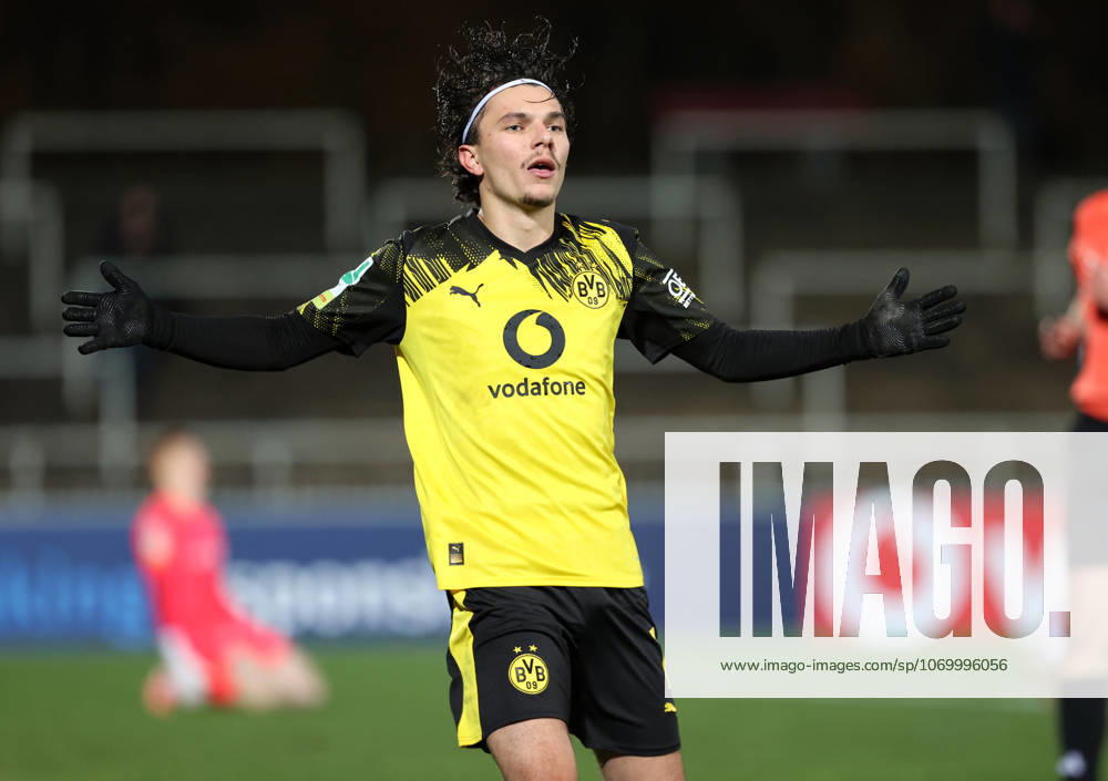 Saturday 06 12 2025, Season 2025 26, Regionalliga West, Matchday 18 at Stadion Rote Erde Dortmund, BVB Borussia Dortmund II SC Paderborn U23, Dortmund goal celebration for 1 0 Babis Charalampos Drakas BVB II