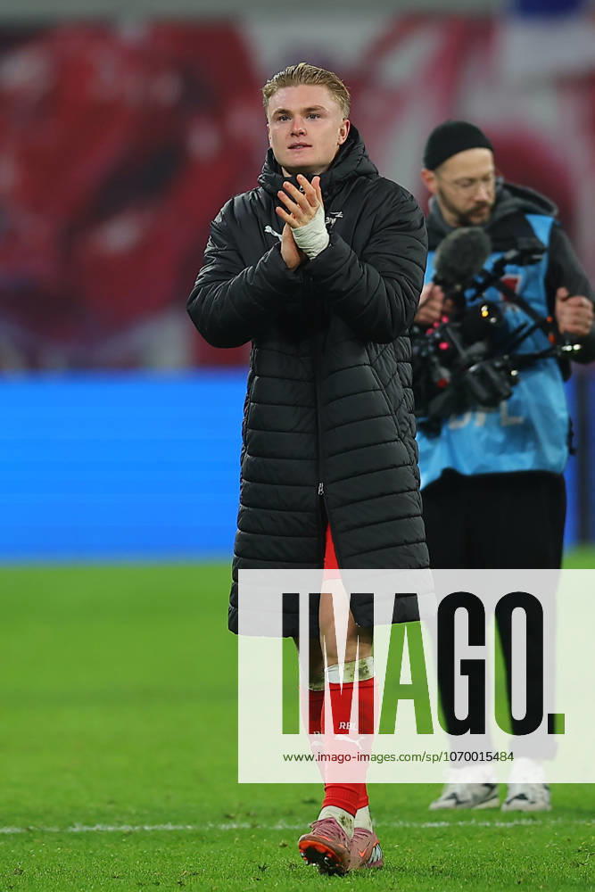 RB Leipzig Frankfurt Bundesliga Leipzig, 06 12 2025, Red Bull Arena, Football, Men, Season 2025 2026, 1 Bundesliga, Matchday 13, RB Leipzig Eintracht Frankfurt 6 0 2 0 , In the picture Conrad Harder 11, RB Leipzig ,