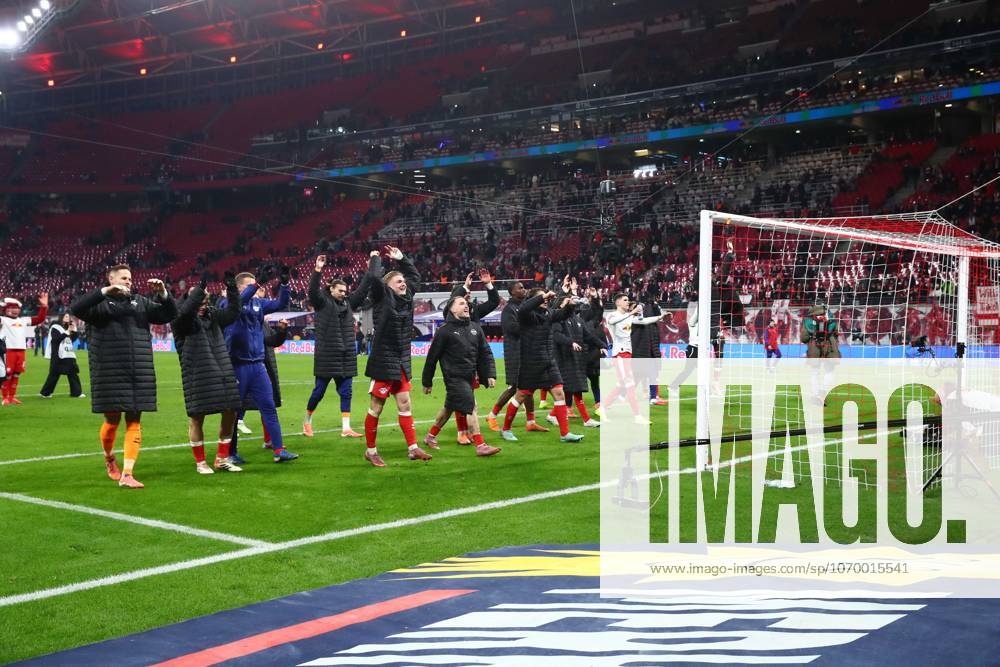RB Leipzig Frankfurt Bundesliga Leipzig, 06 12 2025, Red Bull Arena, Football, Men, Season 2025 2026, 1 Bundesliga, Matchday 13, RB Leipzig Eintracht Frankfurt 6 0 2 0 , In the picture victory celebration Leipzig ,