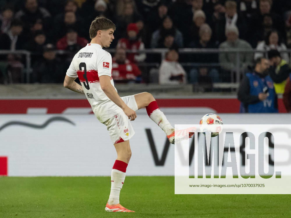 Ramon Hendriks VfB Stuttgart, 03 GER, VfB Stuttgart vs FC Bayern Muenchen, Football, Men, 1 Bundesliga, Matchday 13, Season 2025 2026, 06 12 2025, DFL DFB REGULATES PROHIBIT ANY USE OF PHOTOGRAPHS AS IMAGE SEQUENCES AND OR QUASI VIDEO, GER, VfB Stuttgart vs FC Bayern Muenchen, Football, Men, 1 Bundesliga, Matchday 13, Season 2025 2026, 06 12 2025 Stuttgart