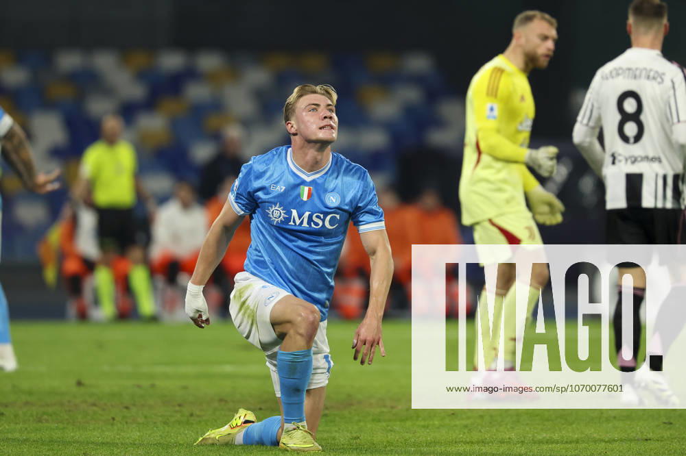 Napolis Rasmus Hojlund during the Serie A soccer match between Napoli and Juventus at the Diego Armando Maradona Stadium in Naples, southern italy - Saturday , December 07 , 2025. - Soccer .
