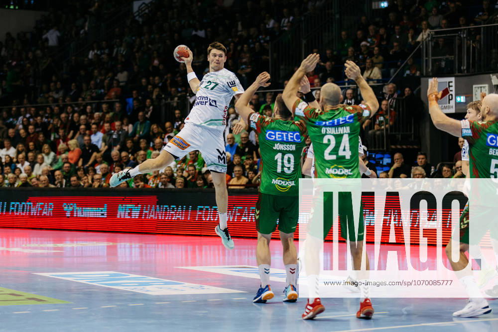 Oskar SUNNEFELDT FRISCH AUF Goeppingen, 27 scores a goal, Action, Goal throw SC Magdeburg SCM vs FRISCH AUF Goeppingen FAG , Handball, Men, Daikin Handball Bundesliga HBL , Matchday 15, Season 2025 2026, 07 12 2025 SC Magdeburg SCM vs FRISCH AUF Goeppingen FAG , Handball, Men, Daikin Handball Bundesliga HBL , Matchday 15, Season 2025 2026, 07 12 2025 Magdeburg