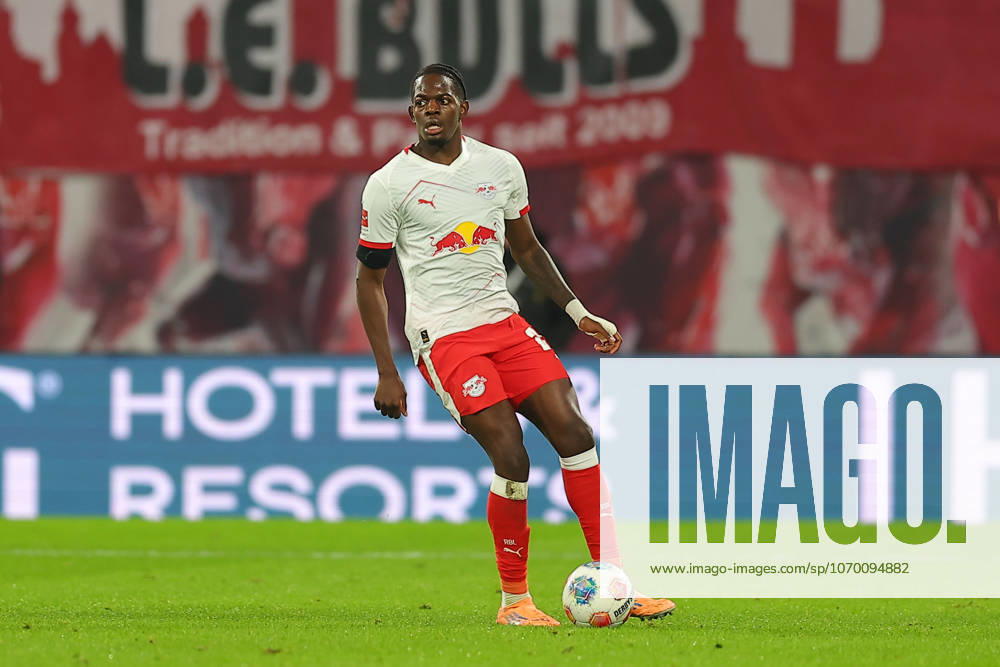 RB Leipzig - Frankfurt Bundesliga Leipzig, 06.12.2025, Red Bull Arena, Fußball, Männer, Saison 2025 2026, 1. Bundesliga, 13. Spieltag, RB Leipzig - Eintracht Frankfurt 6:0 (2:0) , Im Bild: Castello Lukeba (23, RB Leipzig) ,