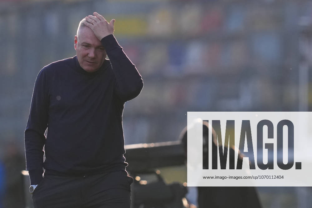 Frosinone s head coach Massimiliano Alvini during the Serie BKT soccer match between Frosinone and Juve Stabia at the Frosinone Benito Stirpe stadium, Italy - Saturday, December 8, 2025 - Soccer ( Photo by Alfredo Falcone LaPresse )