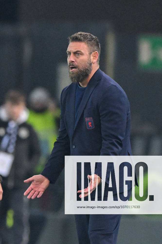 GenoaÕs head coach Daniele De Rossi during the Serie A soccer match between Udinese and Genoa at the Bluenergy Stadium in Udine, Italy - Monday, December 08, 2025. - Soccer .
