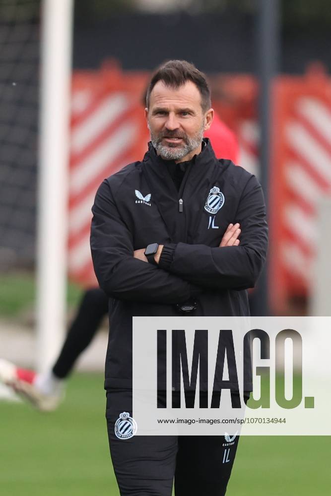 Club s head coach Ivan Leko pictured during a training session of Belgian soccer team Club Brugge KV, on Tuesday 09 December 2025 in Brugge. The team is preparing for tomorrow s game against English team Arsenal F.C., on day six of the League phase of the UEFA Champions League tournament. BRUNOxFAHY x147644384x