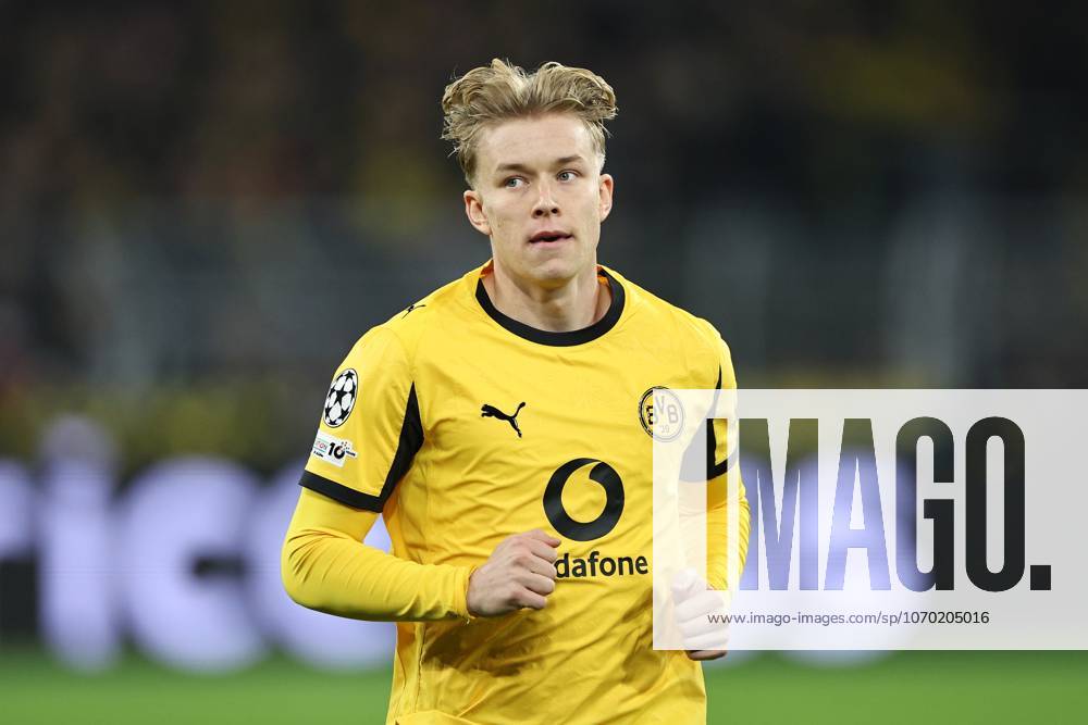 DORTMUND - Daniel Svensson of Borussia Dortmund during the Champions League match between Borussia Dortmund and FK Bodo Glimt at Signal Iduna Park on December 10, 2025, in Dortmund, Germany. ANP Hollandse Hoogte Bart Stoutjesdijk UEFA Champions League 2025 26 ANPxSportx StoutjesdijkxIVx 544582612 originalFilename: 544582612
