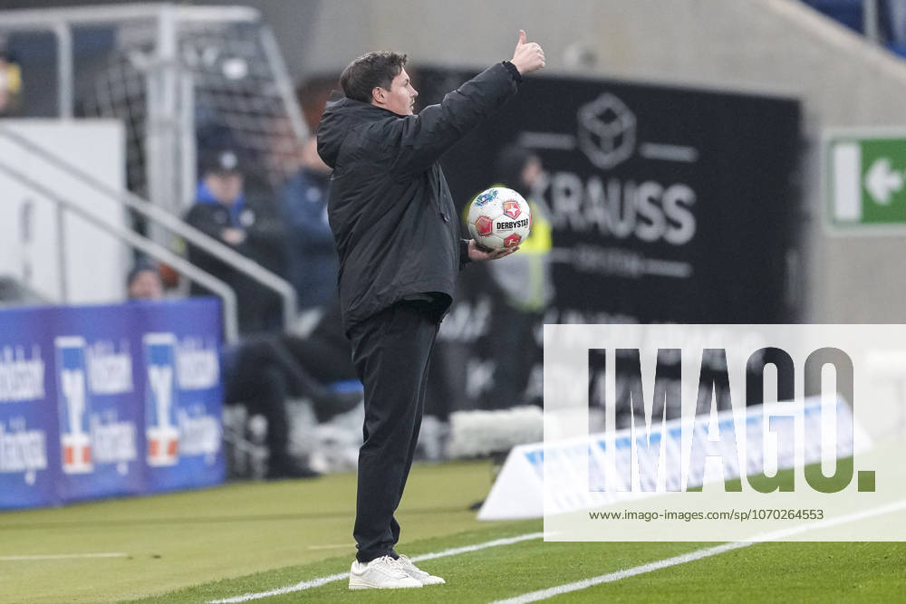 Merlin Polzin coach, head coach, HSV , with thumbs up, gesture, gesture, confident, positive, optimistic, joy, rejoice, rejoicing, single picture, single photo, action, action, 13 12 2025, Sinsheim Germany , Football, Bundesliga, TSG 1899 Hoffenheim Hamburger SV, DFB DFL REGULATIONS PROHIBIT ANY USE OF PHOTOGRAPHS AS IMAGE SEQUENCES AND OR QUASI VIDEO