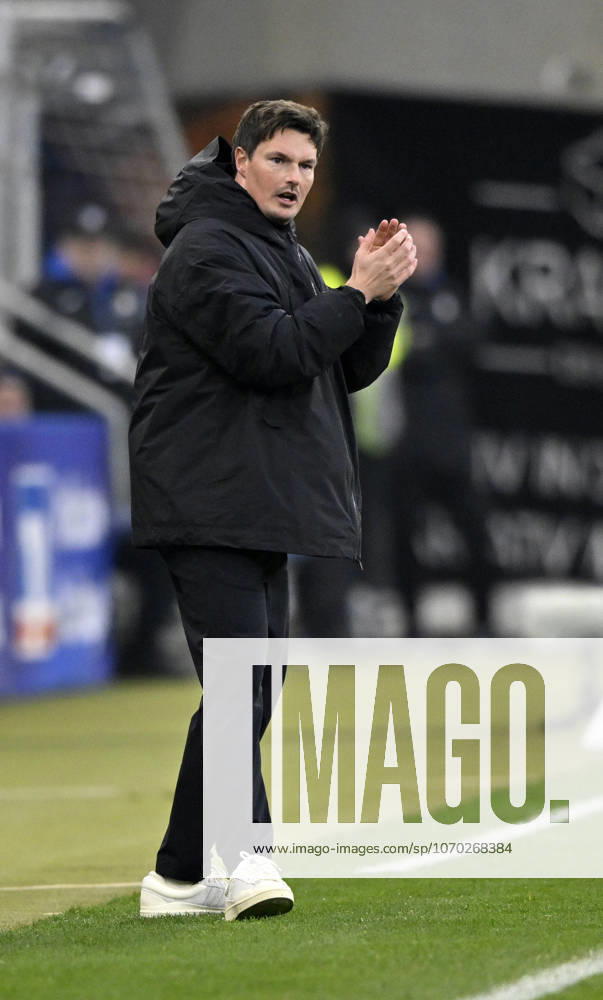 Coach Merlin Polzin Hamburger SV HSV on the sidelines clapping his hands in encouragement, applause gesture TSG 1899 Hoffenheim vs Hamburger SV HSV 13 12 2025 DFL REGULATIONS PROHIBIT ANY USE OF PHOTOGRAPHS AS IMAGE SEQUENCES AND OR QUASI VIDEO TSG 1899 Hoffenheim vs Hamburger SV HSV