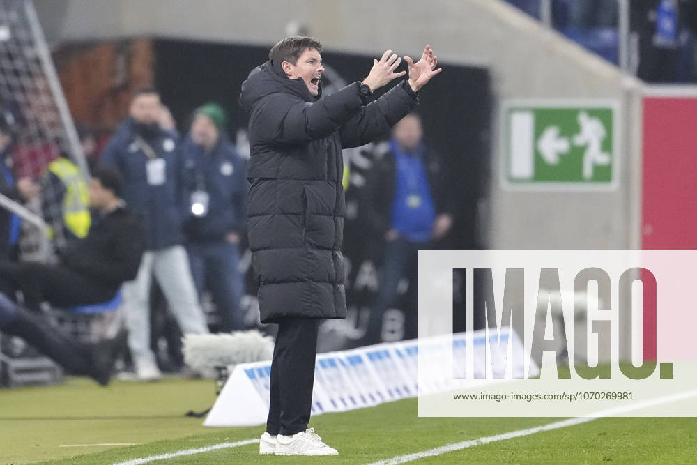 Merlin Polzin coach, head coach, HSV , gives instructions, gestures, gesticulates with arms, cropped, full body, single image, single photo, action, action, on the sidelines, on the sidelines, is angry, shouts, screams, screaming, 13 12 2025, Sinsheim Germany , Soccer, Bundesliga, TSG 1899 Hoffenheim Hamburger SV, DFB DFL REGULATIONS PROHIBIT ANY USE OF PHOTOGRAPHS AS IMAGE SEQUENCES AND OR QUASI VIDEO