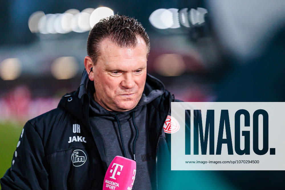 Uwe Koschinat Rot Weiss Essen, Head Coach in an interview with Magenta Sport GER, SC Verl vs Rot Weiss Essen, Football, 3 Liga, Matchday 18, Season 2025 2026, 13 12 2025 DFL Regulations prohibit any use of photographers as image sequences and or quasi video GER, SC Verl vs Rot Weiss Essen, Football, 3 Liga, Matchday 18, Season 2025 2026, 13 12 2025 Verl