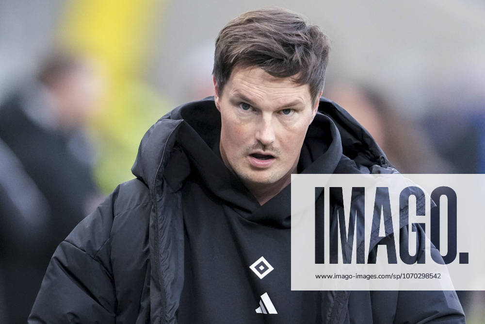 Merlin Polzin Coach, Head Coach, HSV , Single Image, Single Photo, Action, Action, 13 12 2025, Sinsheim Germany , Football, Bundesliga, TSG 1899 Hoffenheim Hamburger SV, DFB DFL REGULATIONS PROHIBIT ANY USE OF PHOTOGRAPHS AS IMAGE SEQUENCES AND OR QUASI VIDEO