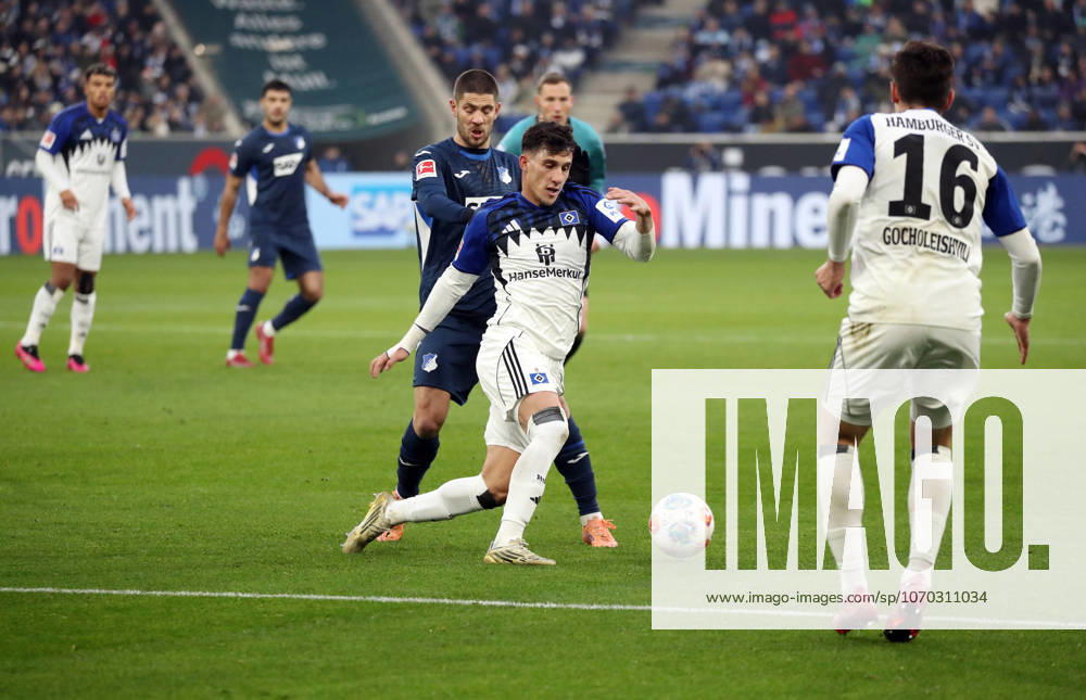 13 12 25 TSG 1899 Hoffenheim Hamburger SV Germany, Sinsheim, 13 12 2025, Football, Bundesliga, Season 2025 2026, TSG 1899 Hoffenheim Hamburger SV v l Andrej Kramaric TSG 1899 Hoffenheim , Nicolas Capaldo Hamburger SV