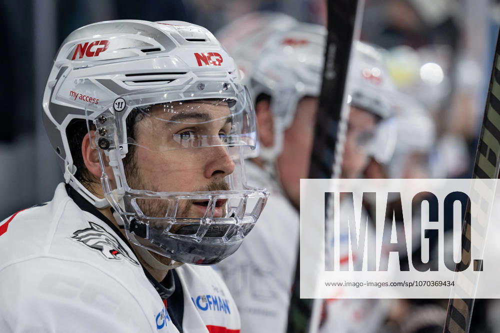 Samuel Dove McFalls Nuernberg Ice Tigers, 75 Portrait Portraet GER, EHC Red Bull Muenchen vs Nuernberg Ice Tigers, Ice Hockey, DEL, 28 Matchday, Season 2025 2026, 14 12 2025 GER, EHC Red Bull Muenchen vs Nuernberg Ice Tigers, Ice Hockey, DEL, 28 Matchday, Season 2025 2026, 14 12 2025 Muenchen