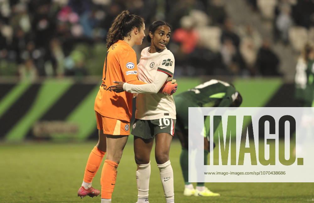 Photo Disappointment after the final whistle among the Wolfsburg players , here Lineth Beerensteyn mourns , left front the winners Naomi GIRMA and goalkeeper Livia PENG Chelsea Womens Champions League on Wed 17 12 2025 VfL Wolfsburg FC Chelsea 1 2