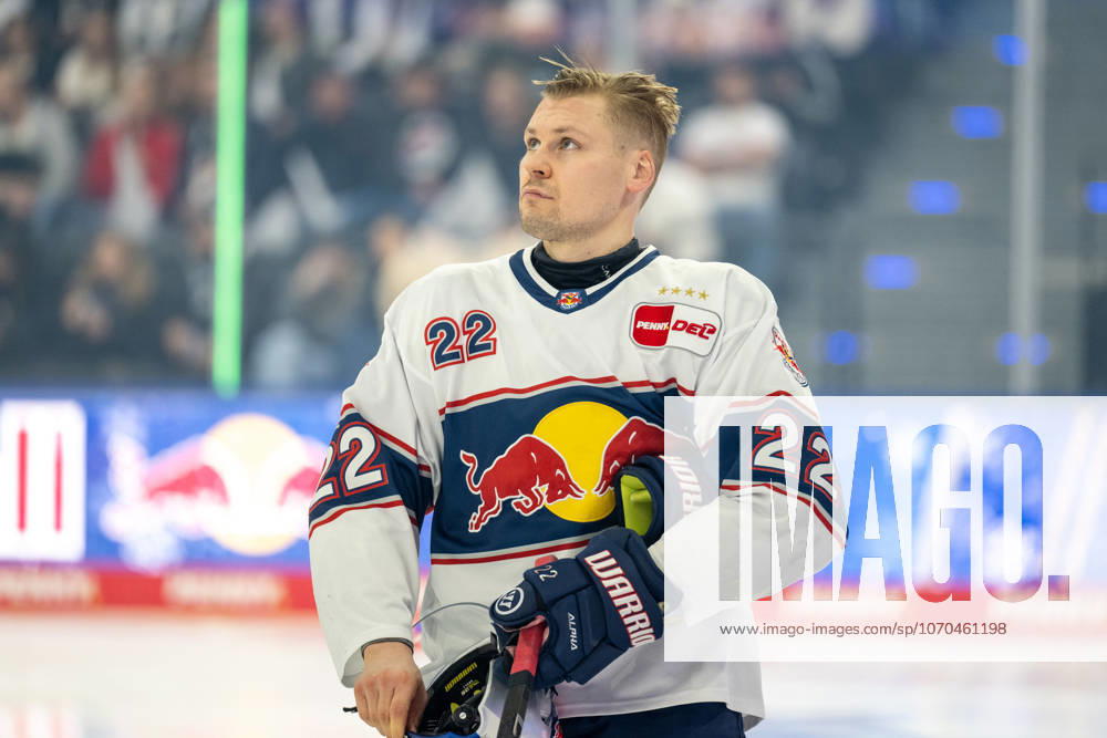 Ville Pokka 22 EHC Red Bull Muenchen , EHC Red Bull Muenchen vs Schwenninger Wild Wings, PENNY DEL, Main Round, Matchday 29, 18 12 2025 Muenchen Bayern Germany