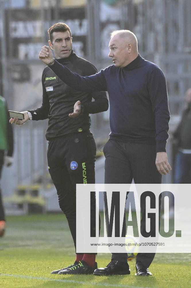 Frosinone s head coach Massimiliano Alvini during the Serie BKT soccer match between Frosinone and Spezia at the Frosinones Benito Stirpe stadium, Italy - Saturday, December 20, 2025 - Soccer ( Photo by Fabrizio Corradetti LaPresse )