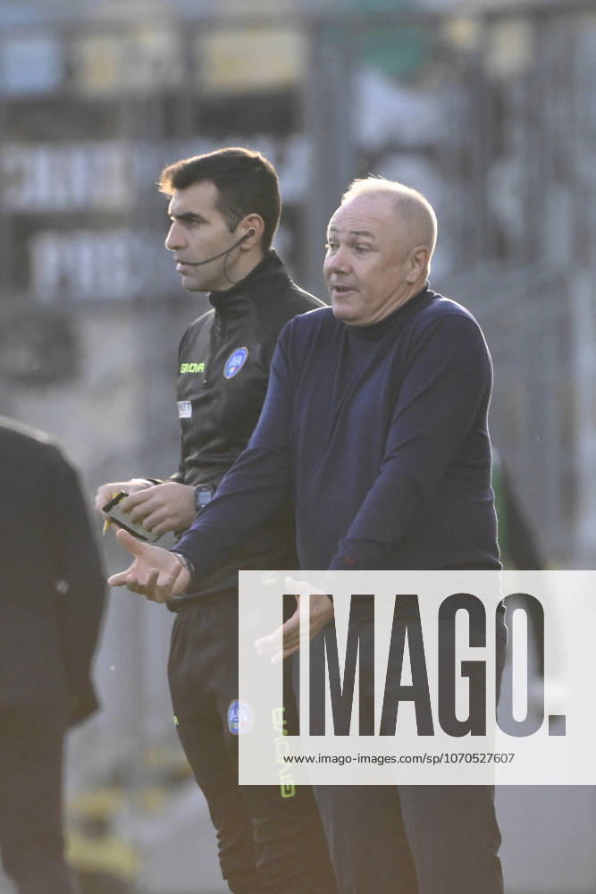 Frosinone s head coach Massimiliano Alvini during the Serie BKT soccer match between Frosinone and Spezia at the Frosinones Benito Stirpe stadium, Italy - Saturday, December 20, 2025 - Soccer ( Photo by Fabrizio Corradetti LaPresse )