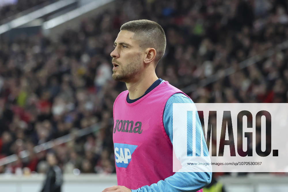Andrej Kramaric TSG Hoffenheim, 27 warming up during the match , Germany, Soccer, 1 Bundesliga, Matchday 15, 2025 2026, VfB Stuttgart vs TSG 1899 Hoffenheim, 20 12 2025, MHP Arena, Stuttgart, Germany Stuttgart MHP Arena Baden Württemberg Germany