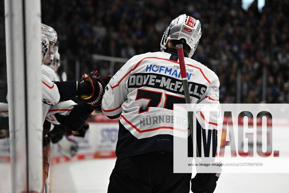 Samuel Dove McFalls Nuernberg Ice Tigers Schwenninger Wild Wings vs Nuernberg Ice Tigers DEL, Main Round, Matchday 30, Season 2025 2026, 21 12 2025 Schwenninger Wild Wings vs Nuernberg Ice Tigers, DEL, Main Round, Matchday 30, Season 2025 2026, 21 12 2025 Schwenningen