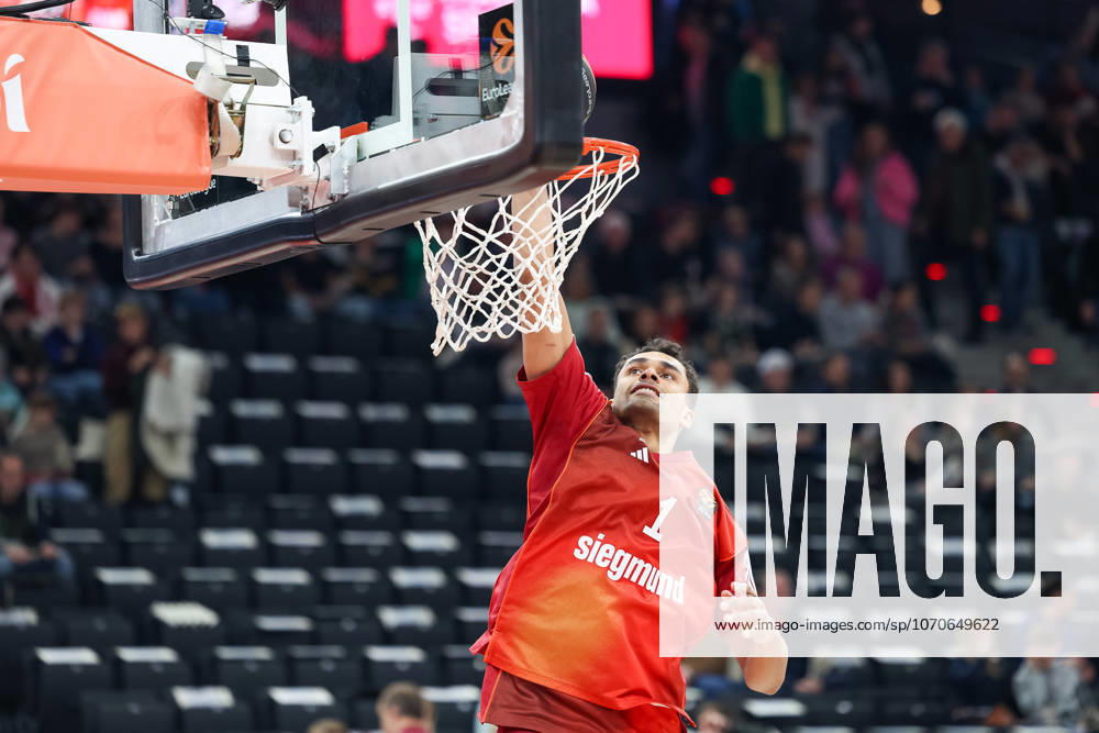 Oscar da Silva FC Bayern Basketball, 01 warming up before the game, GER, FC Bayern Basketball vs Hapoel Tel Aviv, Basketball, Euroleague, Matchday 18, Season 2025 2026, 23 12 2025, GER, FC Bayern Basketball vs Hapoel Tel Aviv, Basketball, Euroleague, Matchday 18, Season 2025 2026, 23 12 2025 Munich