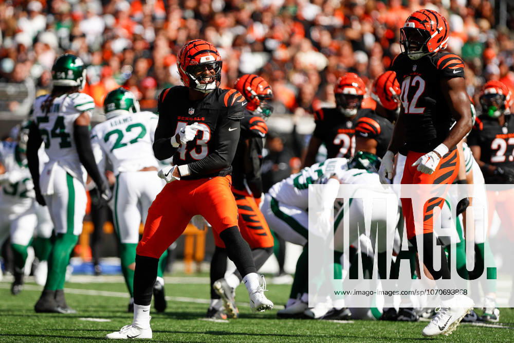 CINCINNATI, OH - OCTOBER 26: Cincinnati Bengals linebacker Joe Giles-Harris (43) reacts during the game against the New York Jets and the Cincinnati Bengals on October 26, 2025, at Paycor Stadium in Cincinnati, OH. (Photo by Ian Johnson Icon Sportswire) NFL, American Football Herren, USA OCT 26 Jets at Bengals Icon251026065