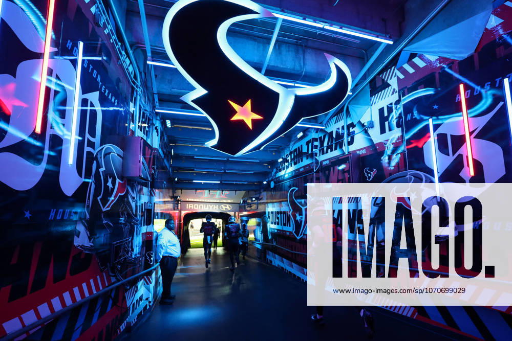 HOUSTON, TX - OCTOBER 26: Quarterback C.J. Stroud 7 of the Houston Texans jogs out of the player entrance tunnel before the NFL, American Football Herren, USA game between Houston Texans and San Francisco 49ers on October 26, 2025, at NRG Stadium in Houston, TX. (Photo by David Buono Icon Sportswire) NFL: OCT 26 49ers at Texans Icon251026057