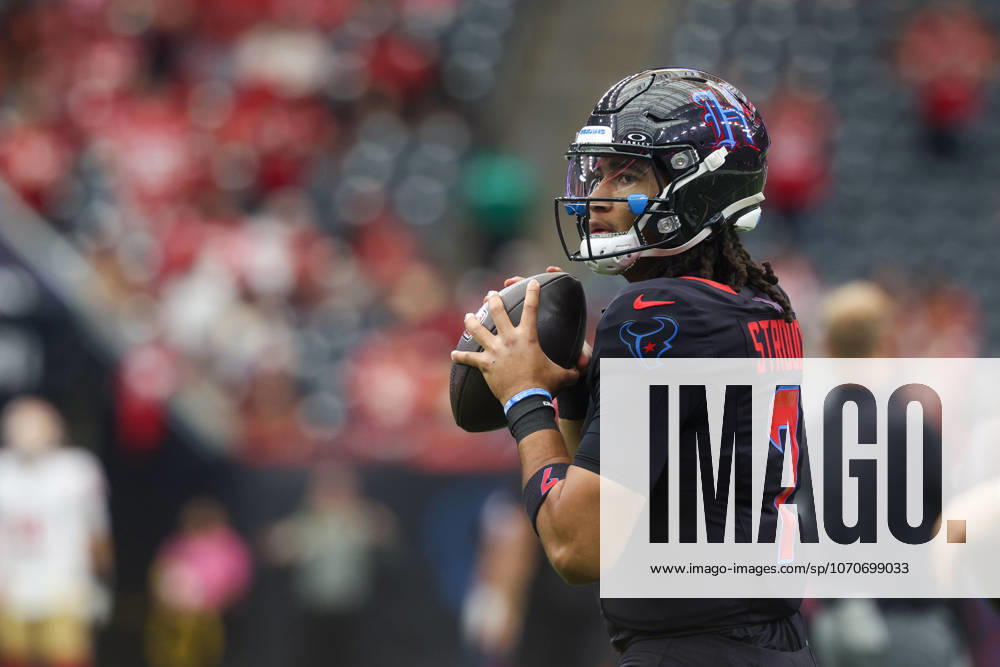 HOUSTON, TX - OCTOBER 26: Quarterback C.J. Stroud 7 of the Houston Texans warms up before the NFL, American Football Herren, USA game between Houston Texans and San Francisco 49ers on October 26, 2025, at NRG Stadium in Houston, TX. (Photo by David Buono Icon Sportswire) NFL: OCT 26 49ers at Texans Icon251026061