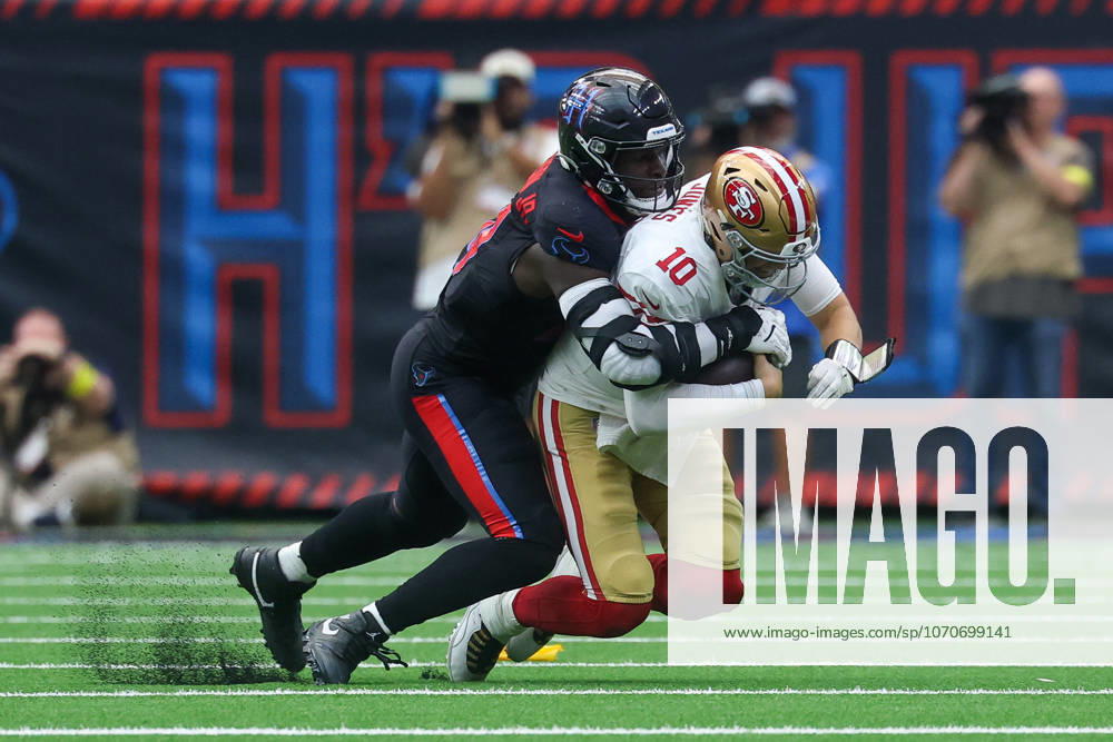 HOUSTON, TX - OCTOBER 26: Defensive end Will Anderson Jr. 51 of the Houston Texans sacks quarterback Mac Jones 10 of the San Francisco 49ers from behind as he scrambles from the pocket during the NFL, American Football Herren, USA game between Houston Texans and San Francisco 49ers on October 26, 2025, at NRG Stadium in Houston, TX. (Photo by David Buono Icon Sportswire) NFL: OCT 26 49ers at Texans Icon251026169