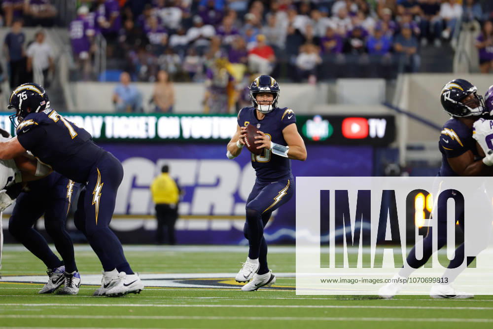 INGLEWOOD, CA - OCTOBER 23: Los Angeles Chargers kicker Cameron Dicker (11) back to pass during the NFL, American Football Herren, USA game between the Minnesota Vikings and the Los Angeles Chargers on October 23, 2025, at SoFi Stadium in Inglewood, CA. (Photo by Jevone Moore Icon Sportswire) NFL: OCT 23 Vikings at Chargers Icon20251023054