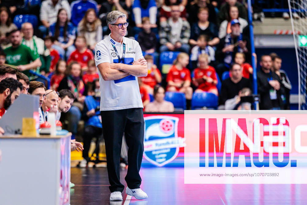 Runar Sigtryggsson HSG Wetzlar, Coach GER, TBV Lemgo Lippe vs HSG Wetzlar, Handball, 1 Bundesliga, Matchday 19, Season 2025 2026, 26 12 2025 GER, TBV Lemgo Lippe vs HSG Wetzlar, Handball, 1 Bundesliga, Matchday 19, Season 2025 2026, 26 12 2025 Lemgo
