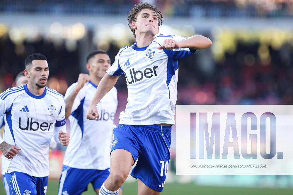 Nico Paz of Como 1907 celebrates the goal of 0-1 scored during the serie A match between US Lecce and Como 1907 at Ettore Giardiniero - Via del Mare stadium in Lecce (Italy), Dicember 27,2025. massimilianoxcarnabuci