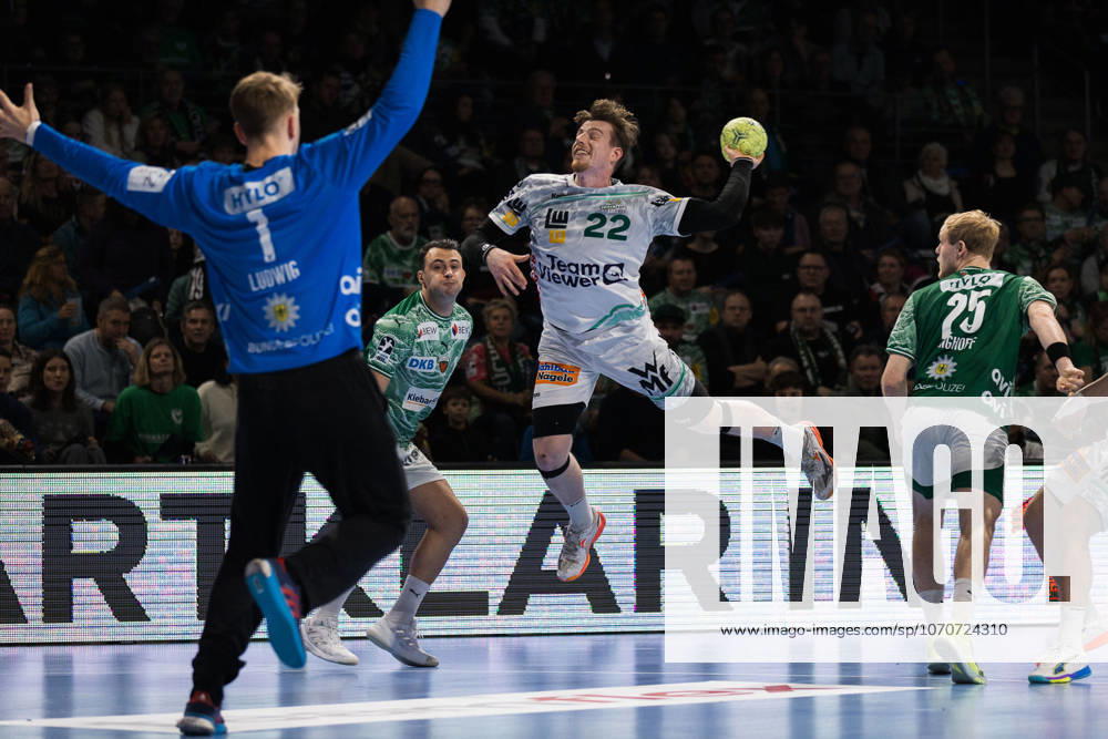 Erik PERSSON FRISCH AUF Goeppingen, 22 scores a goal, Action, Goal throw GER, Fuechse Berlin vs FRISCH AUF Goeppingen, Handball, Bundesliga, Matchday 19, Season 2025 2026, 27 12 2025, GER, Fuechse Berlin vs FRISCH AUF Goeppingen, Handball, Bundesliga, Matchday 19, Season 2025 2026, 27 12 2025, Berlin