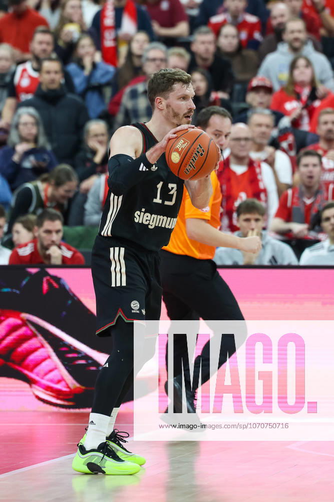 Andreas Obst FC Bayern Basketball, 13 , GER, FC Bayern Basketball vs Vet Concept Gladiators Trier, Basketball, easycredit Basketball Bundesliga, 11 Matchday, Season 2025 2026, 28 12 2025, GER, FC Bayern Basketball vs Vet Concept Gladiators Trier, Basketball, easycredit Basketball Bundesliga, 11 Matchday, Season 2025 2026, 28 12 2025 Muenchen