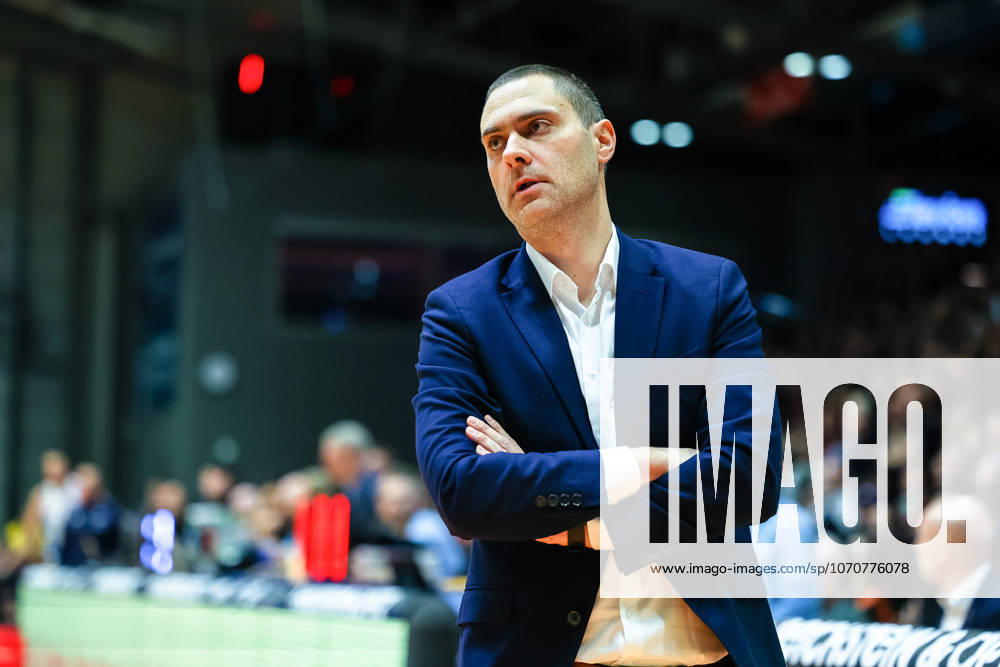 Marko Stankovic Telekom Baskets Bonn, Head Coach , Science City Jena vs Telekom Baskets Bonn, Basketball, easycredit Basketball Bundesliga, Matchday 13, Season 2025 2026, 29 12 2025, Science City Jena vs Telekom Baskets Bonn, Basketball, easycredit Basketball Bundesliga, Matchday 13, Season 2025 2026, 29 12 2025 Jena