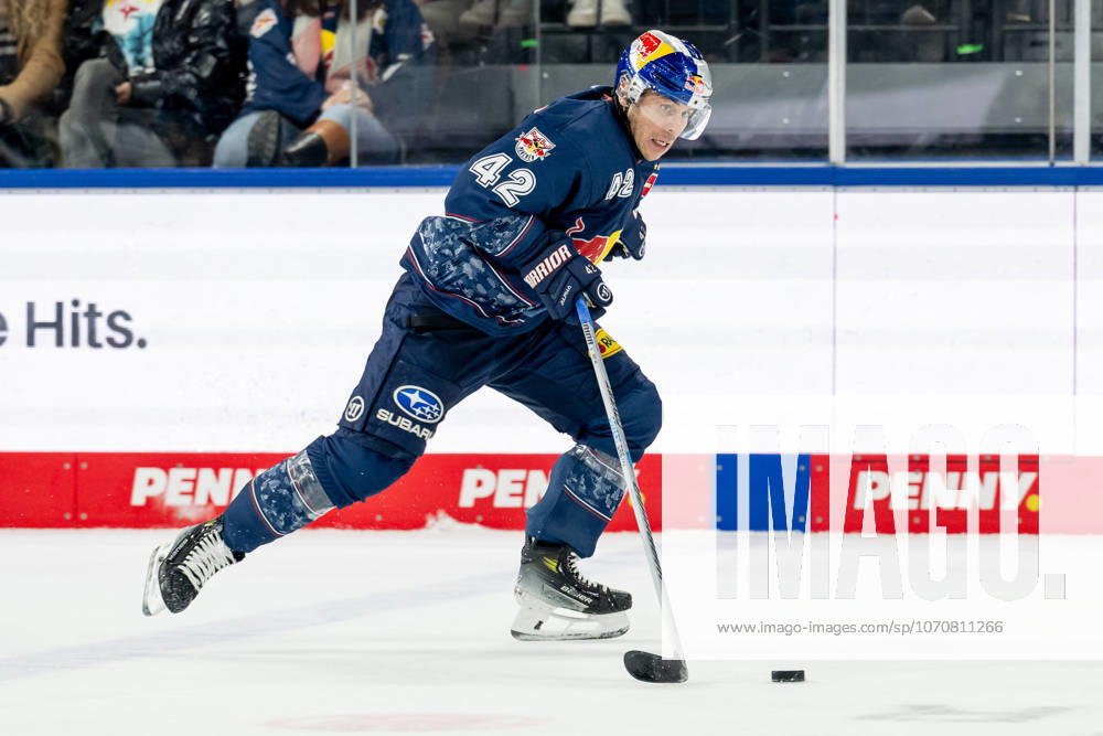Yasin Ehliz EHC Red Bull Muenchen, 42 GER, EHC Red Bull Muenchen vs Augsburger Panther, Ice Hockey, DEL, Matchday 34, Season 2025 2026, 30 12 2025 GER, EHC Red Bull Muenchen vs Augsburger Panther, Ice Hockey, DEL, Matchday 34, Season 2025 2026, 30 12 2025 Muenchen