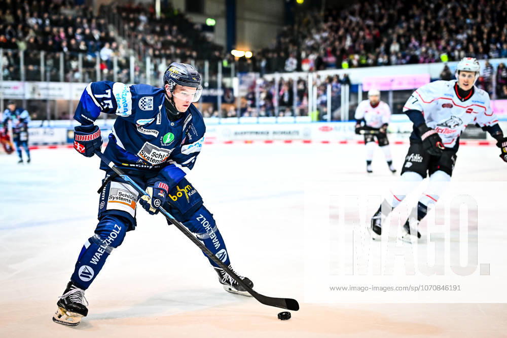Julian Napravnik Iserlohn Roosters, 75 , GER, Iserlohn Roosters vs Nuernberg Ice Tigers, Ice Hockey, Penny DEL, 34 Matchday, Season 2025 2026, 02 01 2026, GER, Iserlohn Roosters vs Nuernberg Ice Tigers, Ice Hockey, Penny DEL, 34 Matchday, Season 2025 2026, 02 01 2026 Iserlohn