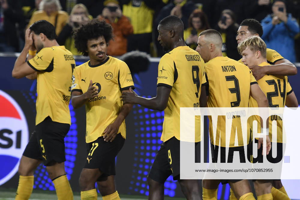 Daniel Svensson Dortmund 24 celebrates after scoring the 1 0 goal with the team 01 10 2025 Soccer, Champions League, Borussia Dortmund vs Athletic Club de Bilbao, Signal Iduna Park, Dortmund,