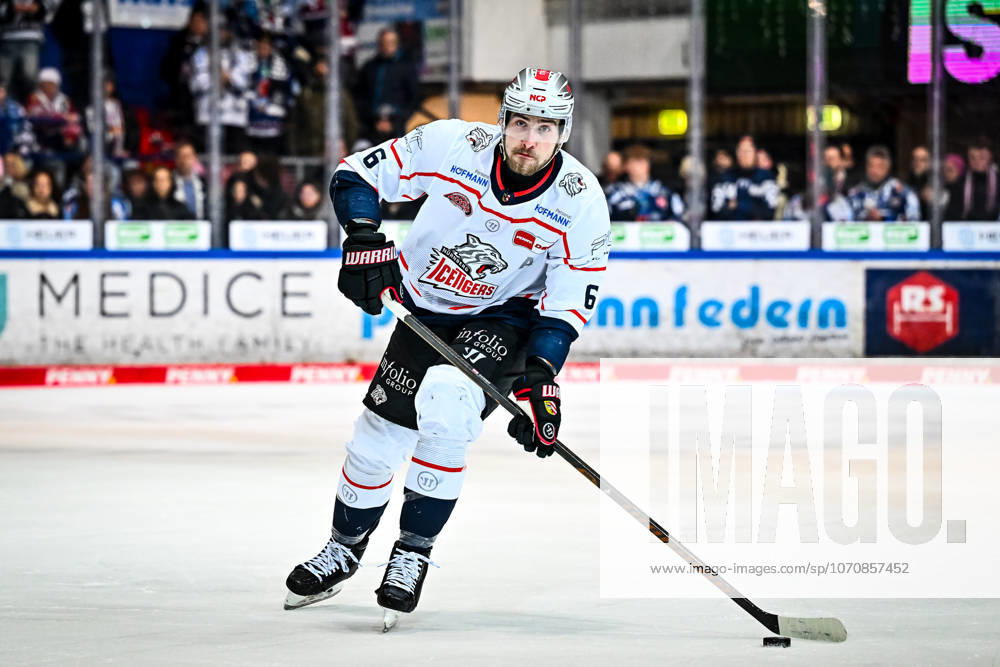 Julius Karrer Nuernberg Ice Tigers, 6 , GER, Iserlohn Roosters vs Nuernberg Ice Tigers, Ice Hockey, Penny DEL, Matchday 34, Season 2025 2026, 02 01 2026, GER, Iserlohn Roosters vs Nuernberg Ice Tigers, Ice Hockey, Penny DEL, Matchday 34, Season 2025 2026, 02 01 2026 Iserlohn