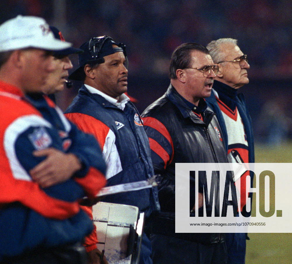 San Francisco, California, U.S - San Francisco 49ers vs. Chicago Bears at Candlestick Park Monday, December 23, 1991. 49ers beat Bears 52-14. Bears coaches with Mike Ditka.