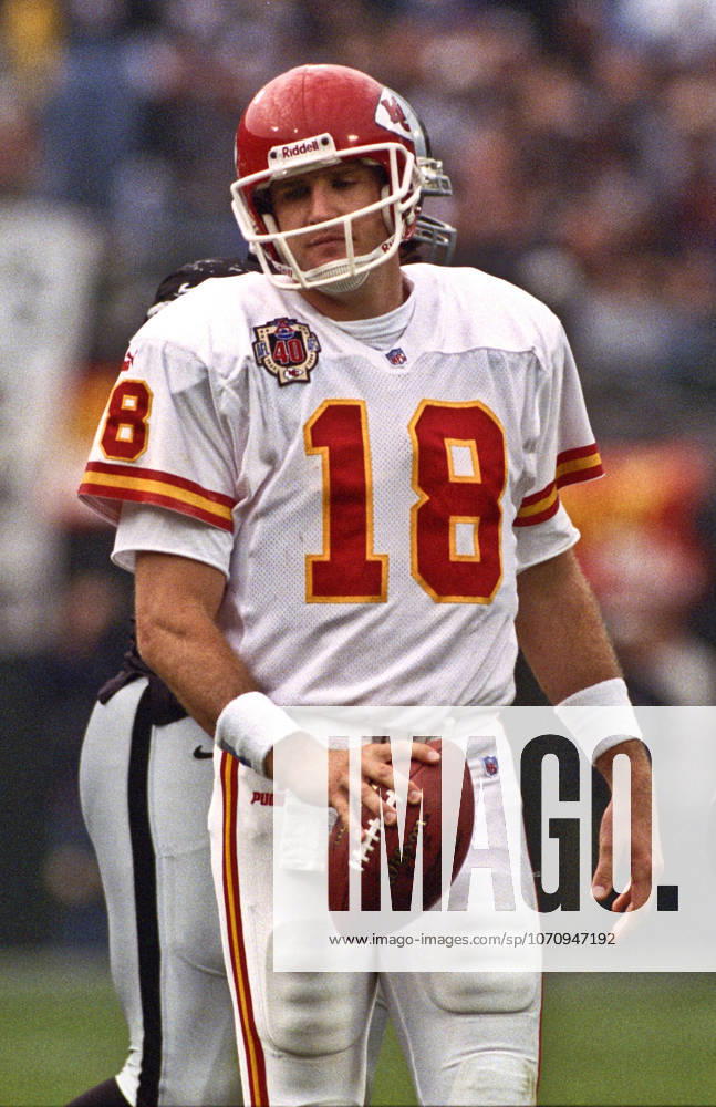 Oakland, California, U.S - Oakland Raiders vs. Kansas City Chiefs at Oakland Alameda County Coliseum Sunday, November 29, 1999. Chiefs beat Raiders 37-34. Kansas City Chiefs quarterback Elvis Grbac