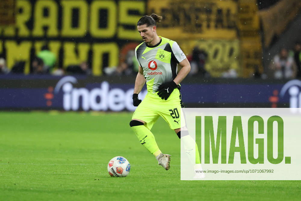 Marcel Sabitzer Borussia Dortmund in aktion, in action, during the 1 Bundesliga match between Eintracht Frankfurt and Borussia Dortmund at Deutsche Bank Park in Frankfurt, Germany on January 09, 2026