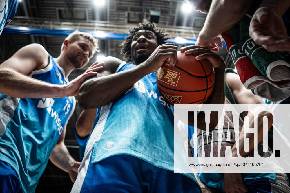 Basketball easyCredit BBL Bundesliga, Frankfurt Skyliners NINERS Chemnitz Skylines Celebrate the victory against Chemnitz Frankfurt am Main