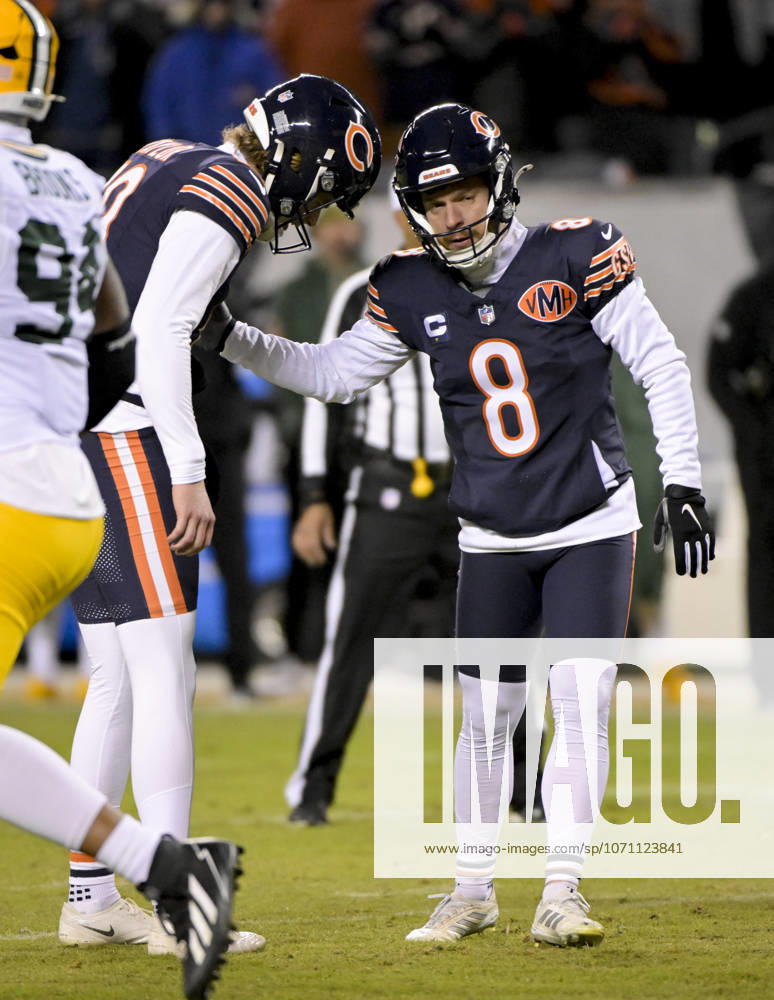 Chicago Bears place kicker Cairo Santos (8) celebrates his third quarter field goal against the Green Bay Packers during an NFL, American Football Herren, USA wild-card playoff football game at Soldier Field in Chicago on Saturday, January 10, 2026. The Bears defeated the Packers 31-27 and advance to the division finals next week. CHI20260110201 MARKxBLACK