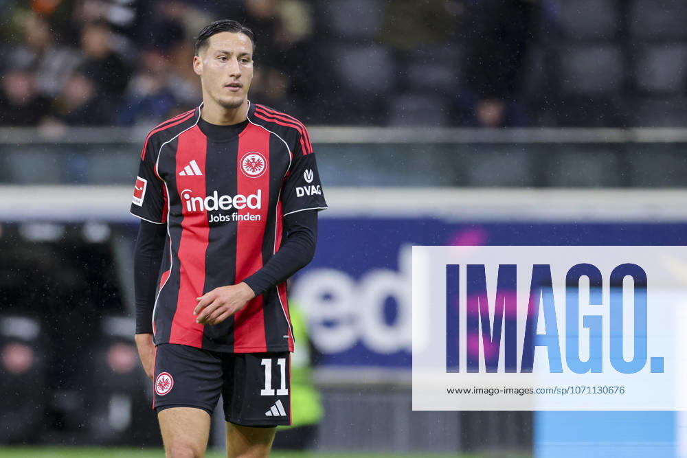 Younes Ebnoutalib Eintracht Frankfurt looks dejected, Bundesliga, Eintracht Frankfurt v Borussia Dortmund, Deutsche Bank Park on 09 January 2026 in Frankfurt am Main, Germany Photo by Marco Steinbrenner DeFodi Images Younes Ebnoutalib Eintracht Frankfurt looks dejected, Bundesliga, Eintracht Frankfurt v Borussia Dortmund, Deutsche Bank Park, January 9, 2026 in Frankfurt am Main, Germany Photo by Marco Steinbrenner DeFodi Images DFL regulations prohibit any use of photographs as image sequences and or quasi video